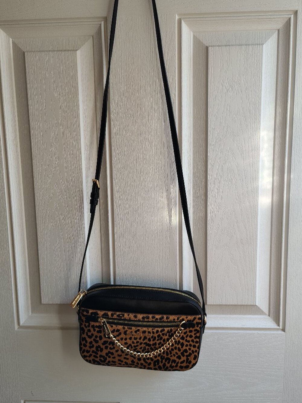 MICHAEL KORS FAUX LEOPARD FUR CROSSBODY With Gold Hardware - Picture 2 of 5
